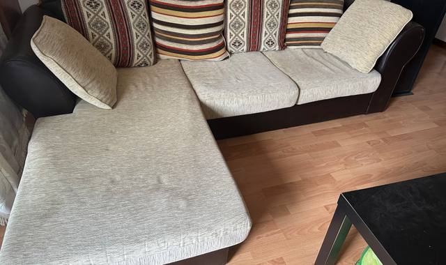 Mobilier canapé d'angle avec méridienne réversible