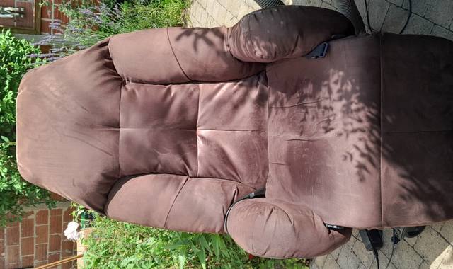 Mobilier fauteuil  électrique sur roulettes