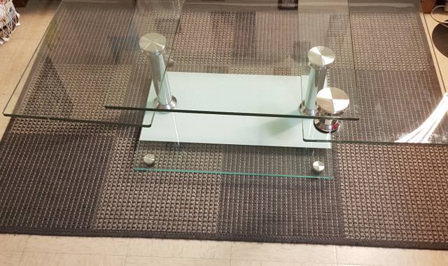 Mobilier table basse en verre