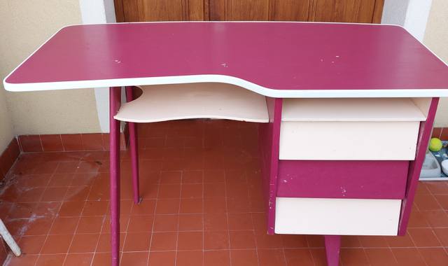 Mobilier bureau en bon état pour adulte ou enfant