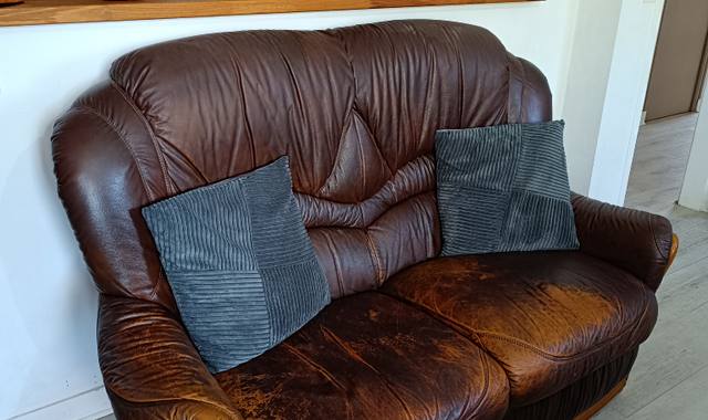 Mobilier canapé plus fauteuil en cuir