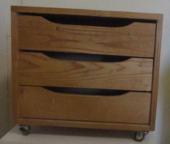 Mobilier caisson sur roulettes (en bois / 3 tiroirs)