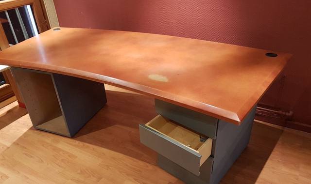 Mobilier 1 grand bureau