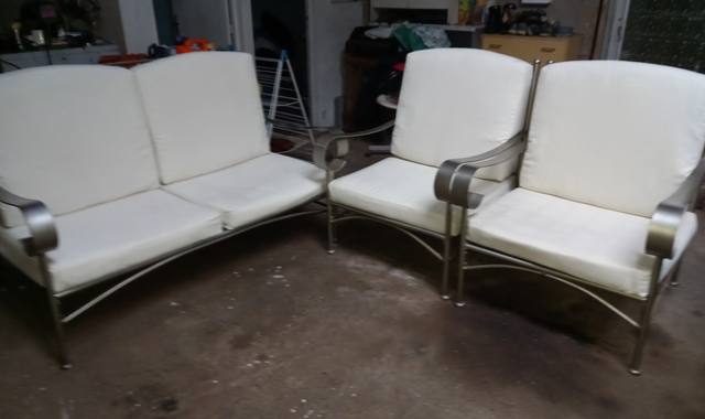 Mobilier canape d'iterieur ou veranda