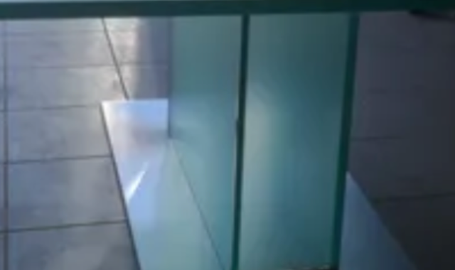 Mobilier table salla à manger en VERRE