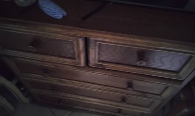 Mobilier commode en bon état chêne  foncé