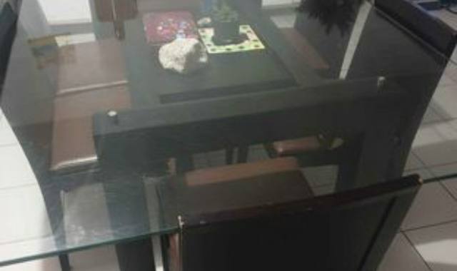 Mobilier table bois et plateau en verre + 6 chaises