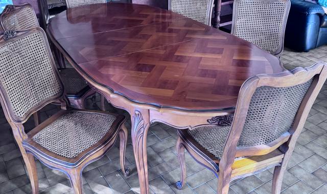 Mobilier table chaises merisier