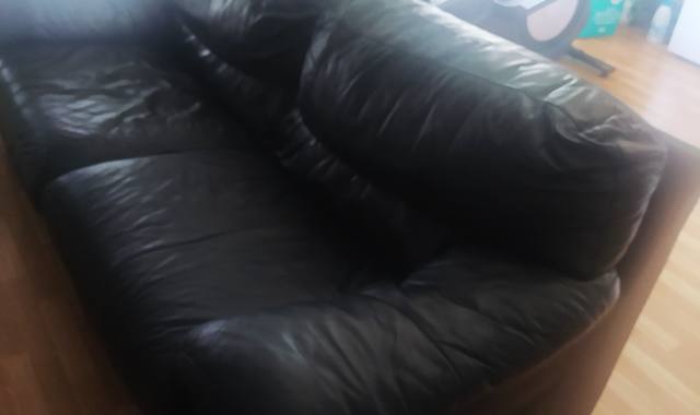 Mobilier fauteuil en cuir bon état