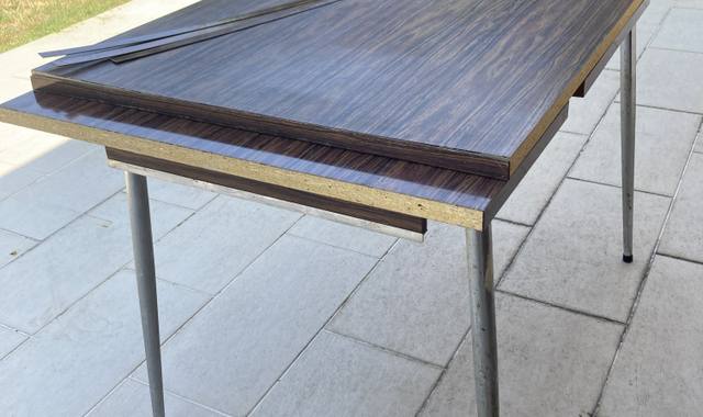 Mobilier table formica à restaurer