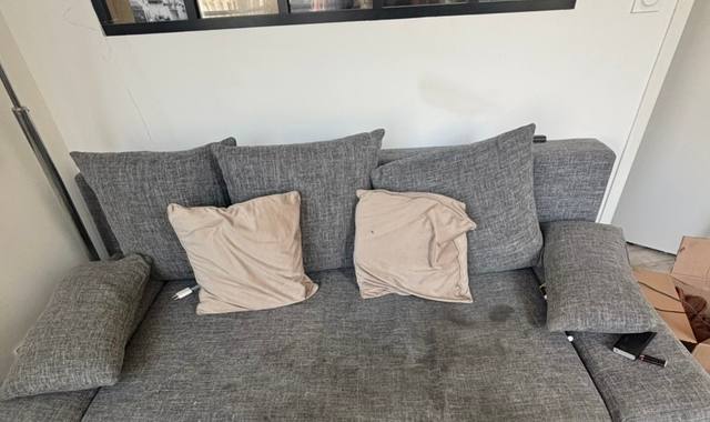 Mobilier urgent canapé convertible avec coffre