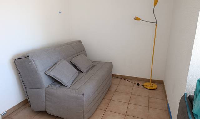 Mobilier canapé 140x200 jamais utilisé, premier arrivé, premier servi!