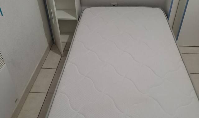 Mobilier 2 lits 1 place+ matelas+ têtes de lits
