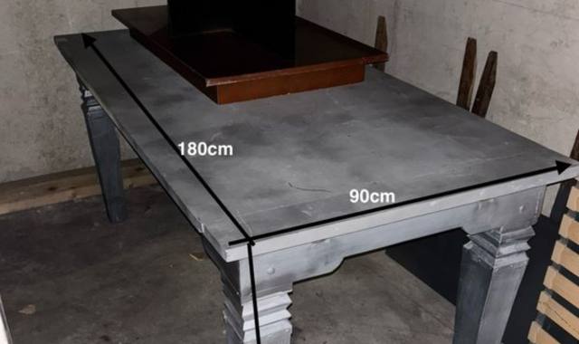 Mobilier table rétro BALINAISE