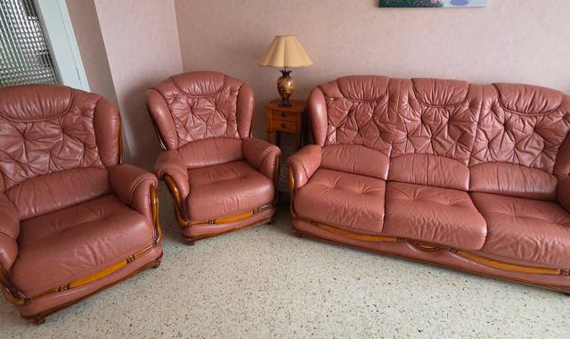 Mobilier canapé + 2 fauteuils cuir saumon
