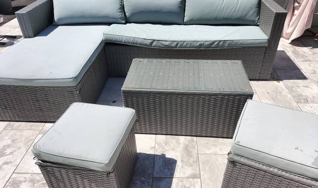 Mobilier salon de jardin à rénover