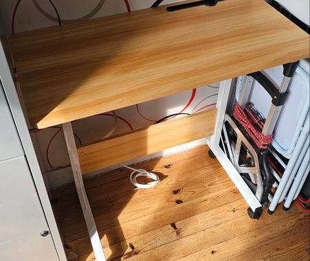 Mobilier table ordinateur