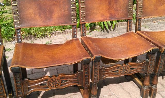 Mobilier lot de 4 chaises de salle à manger anciennes