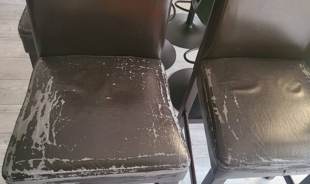 Mobilier 4 chaises hautes