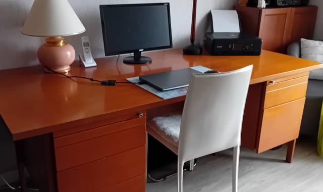 Mobilier grand bureau 2m x 0m90 en chêne massif avec 2 blocs intégrés dont 1 avec t