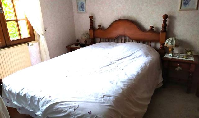 Mobilier chambre à coucher en pin