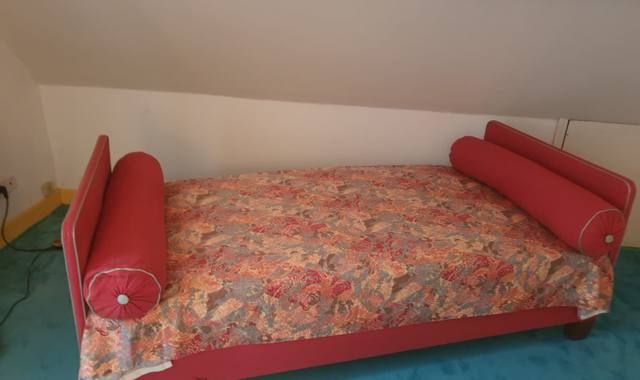 Mobilier lit divan tapissier 90 x 190 hauteur 75