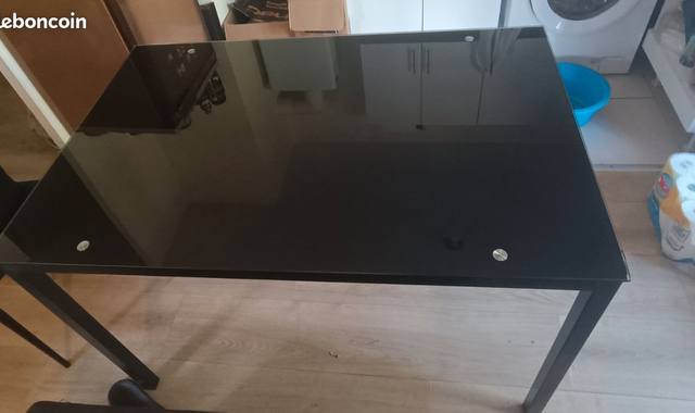 Mobilier table en verre