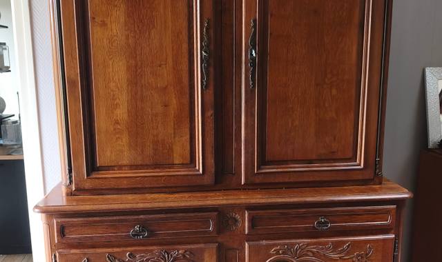 Mobilier beau buffet bois massif style normand