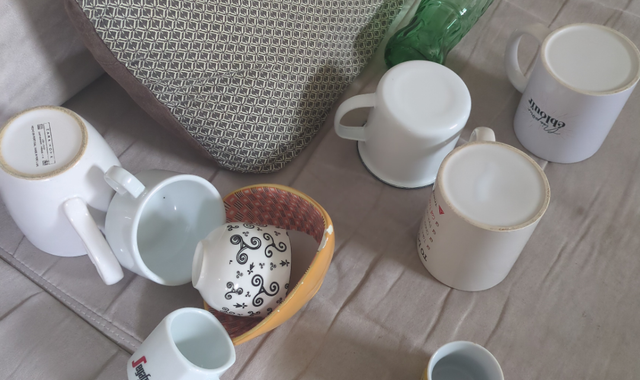 Mobilier vaisselle dépareillée