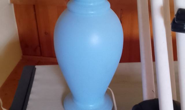 Mobilier pied de lampe bleu