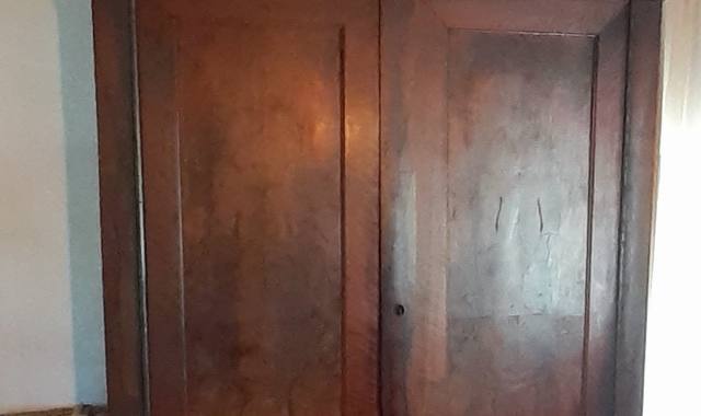 Mobilier jolie armoire penderie ancienne