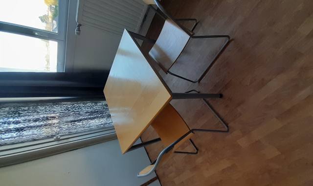 Mobilier table cuisine + chaises de chez ikea