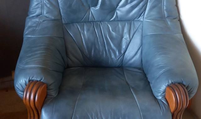 Mobilier 2 fauteuils cuir bois bleus