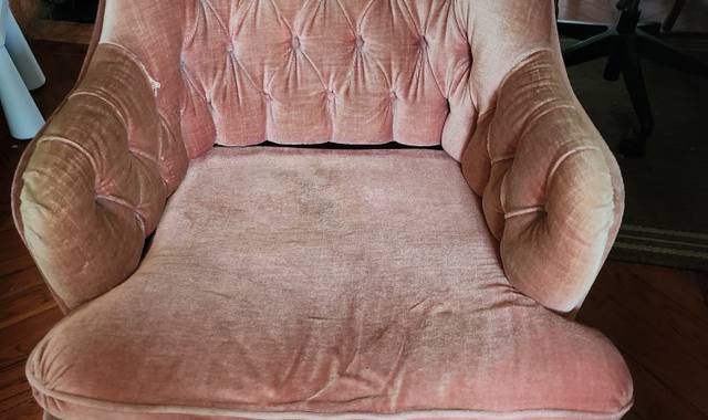 Mobilier ancien fauteuil vieux rose