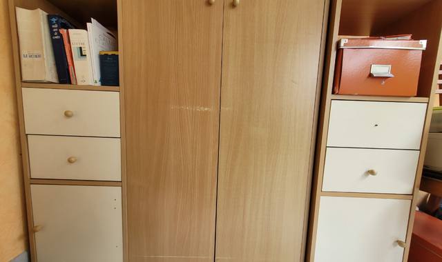 Mobilier meuble bas en 2 parties composé d'étagères et de tiroirs