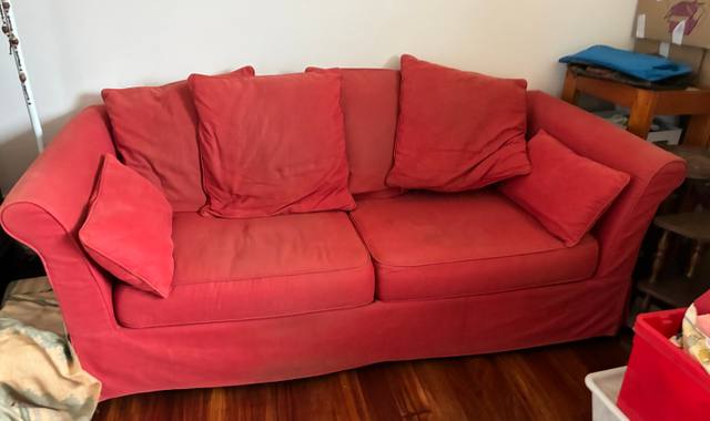 Mobilier canapé bon état - tissu lavable.