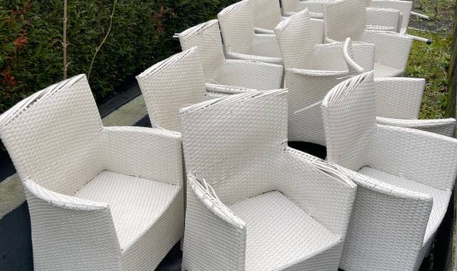 Mobilier 14 chaises de jardin