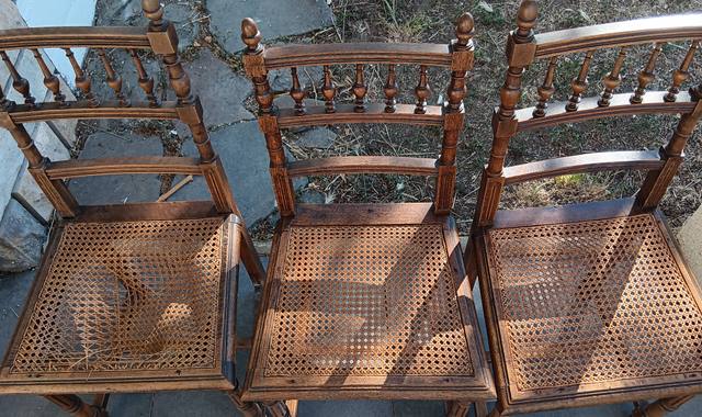 Mobilier 3 chaises retro
