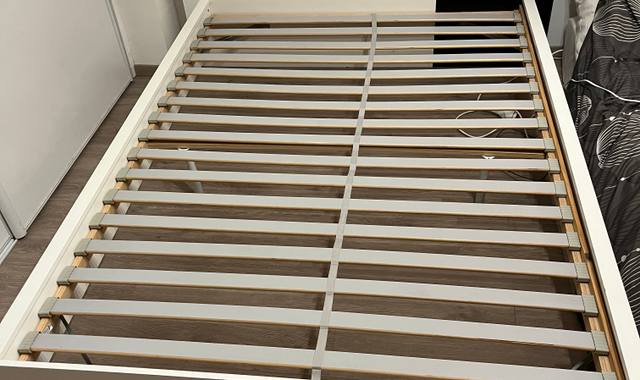 Mobilier bois de lit 140*200 + sommier