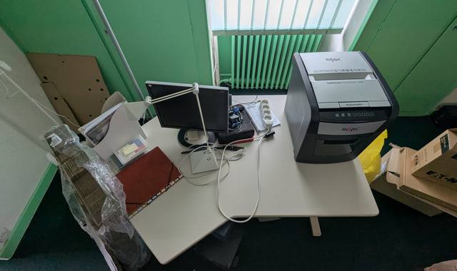 Mobilier bureau en bon état