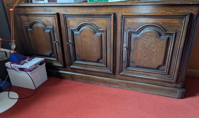 Mobilier beau bahut en bois