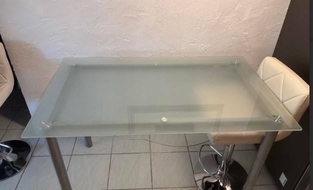 Mobilier table en verre