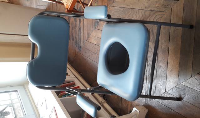 Mobilier chaise percée