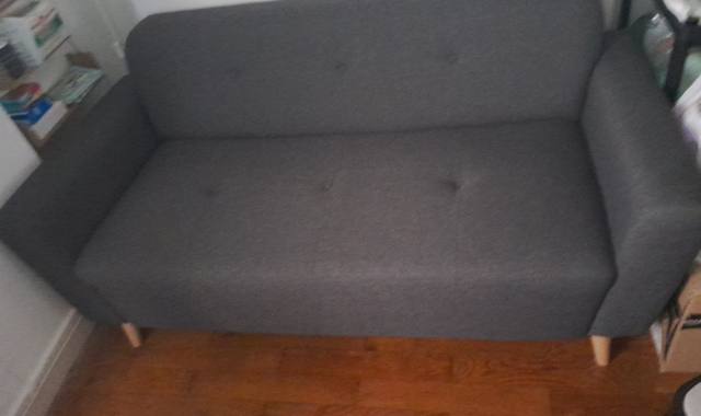 Mobilier canapé confortable bon état