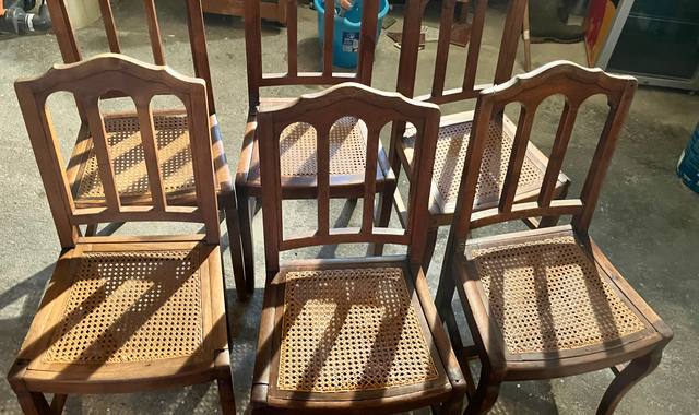 Mobilier 6 chaises cannées