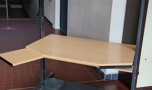Mobilier bureau disponible