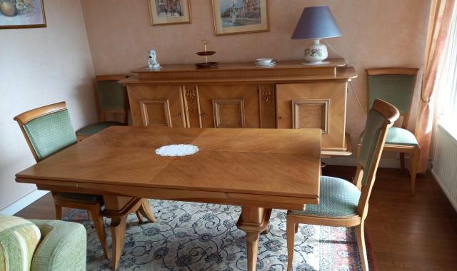 Mobilier mobilier en très bon état