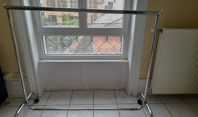 Mobilier portant pour vetements