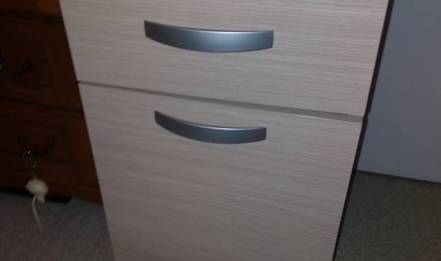 Mobilier meuble de rangement à roulettes