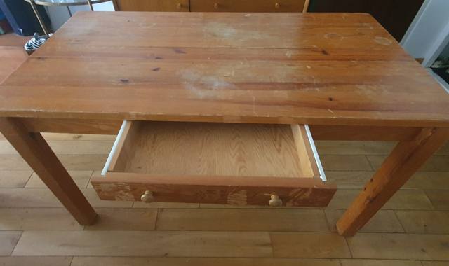 Mobilier table en bois
